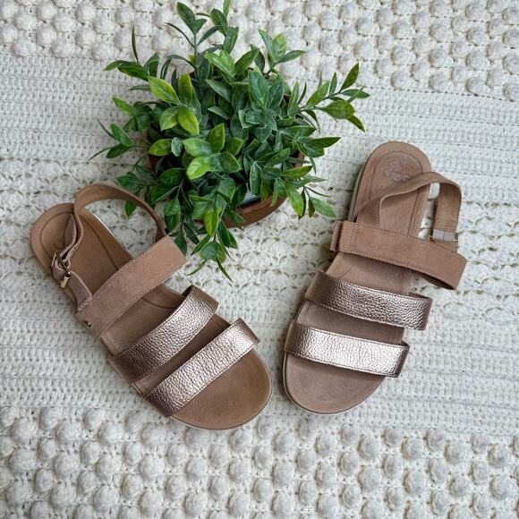 UGG Braelynn Metallic Leather Sandals Rose Gold Size 10 - Picture 2 of 15